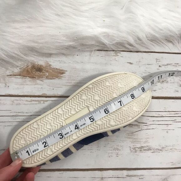 Maurice's Canvas Blue‎ White Stripes Slip On Shoes Sneakers size 6? - Picture 4 of 9